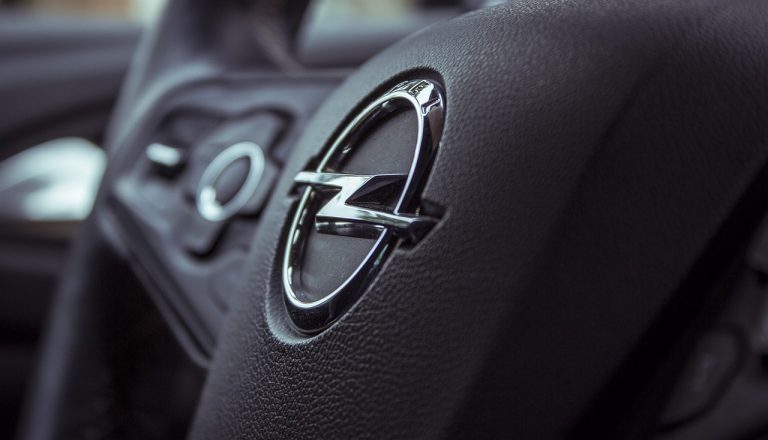 Warum regelmäßige Getriebe-Pflege beim Opel Vivaro unverzichtbar ist